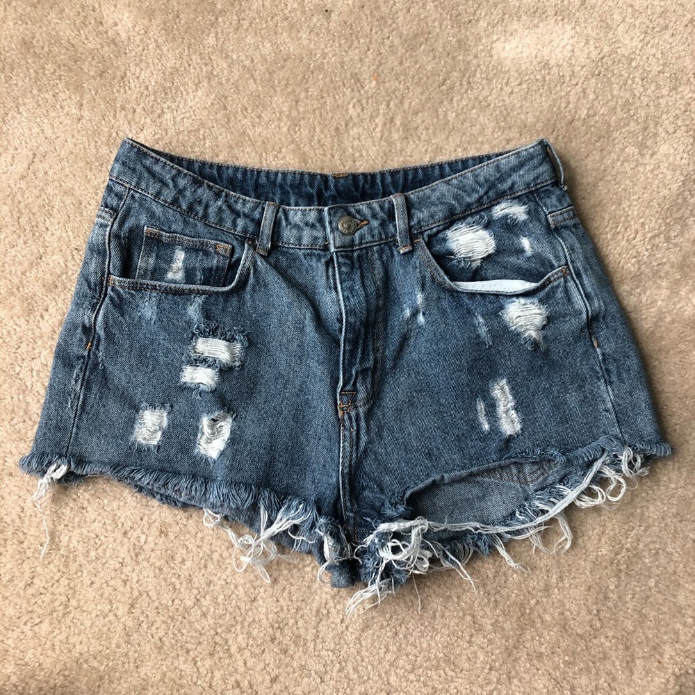 H&m⚡️ Distressed Medium Wash Denim Shorts